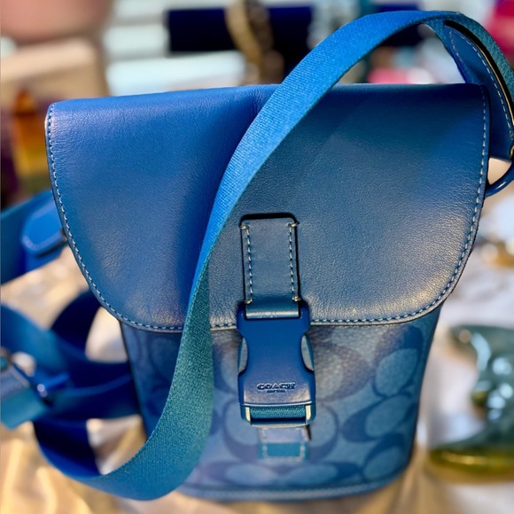 COACH Track Small Flap Crossbody In Signature Canvas! - Picture 10 of 11